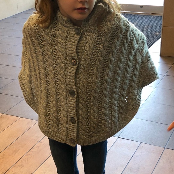 Crazy 8 Girls Knitted Poncho - Size Small - Picture 4 of 4